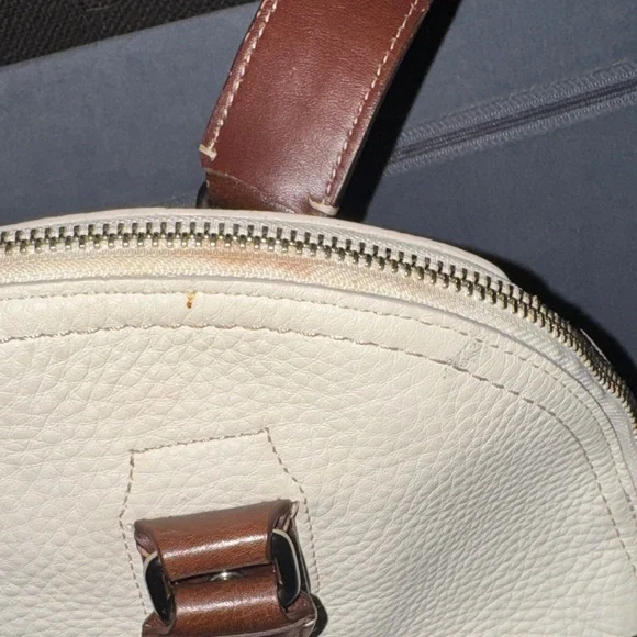 Vintage Coach White and Brown Penble Leather bag - Picture 6 of 16